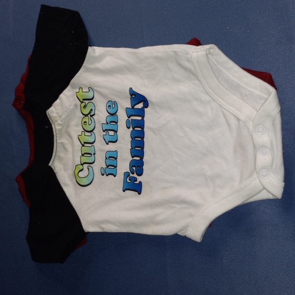 6 bodysuits - Picture 6 of 7